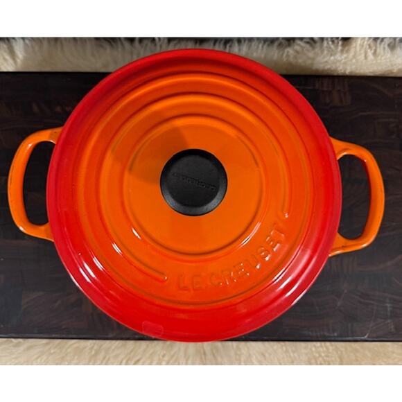 Le Crueset Signature Dutch Oven in Flame 4.5 Quart with Box - Picture 2 of 9
